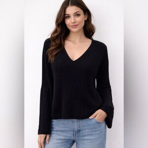 Free People Chunky Black V-Neck Cable Knit Sweater Size XS